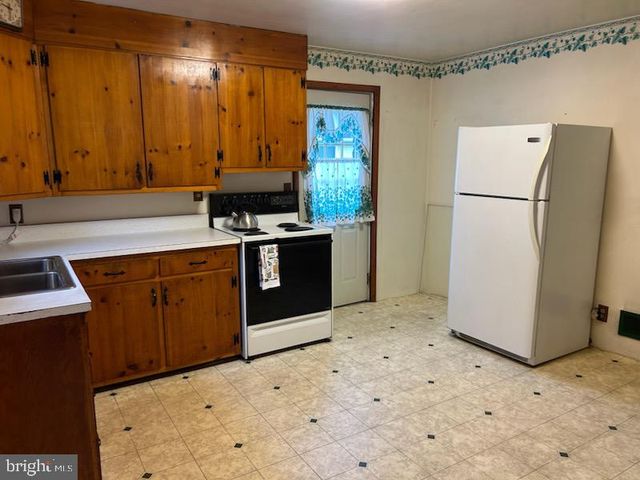 924 W 6TH ST, Lewistown, PA 17044