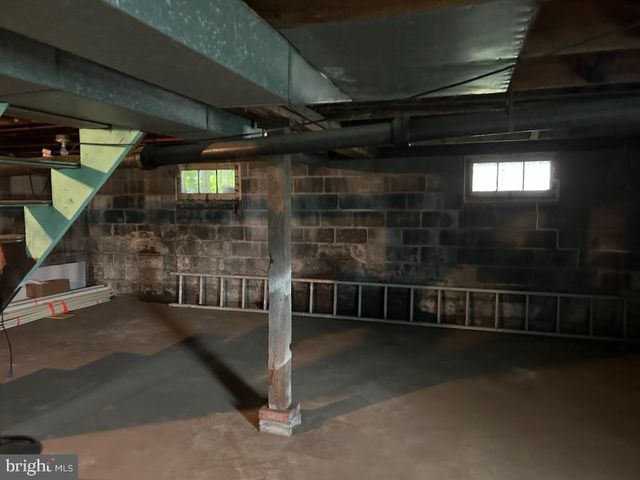 924 W 6TH ST, Lewistown, PA 17044