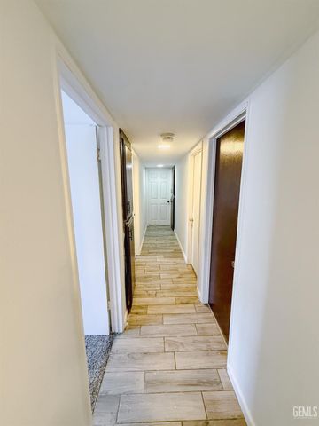 1129 Greenwood Drive, Bakersfield, CA 93306