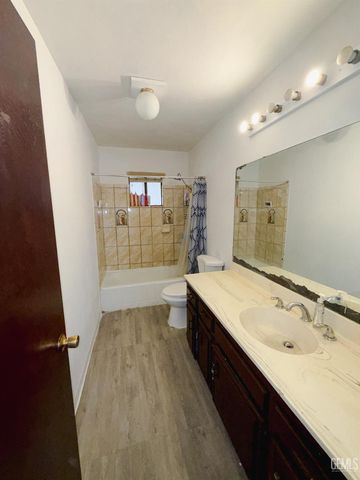 1129 Greenwood Drive, Bakersfield, CA 93306