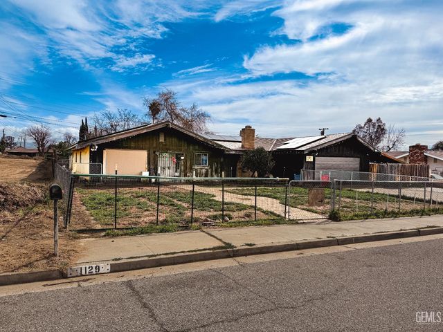 1129 Greenwood Drive, Bakersfield, CA 93306
