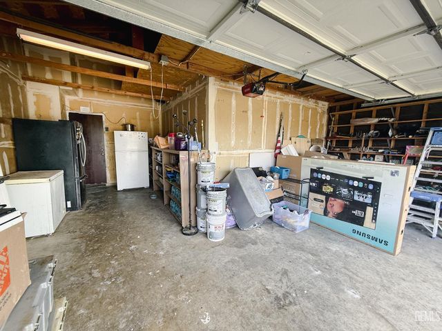 1129 Greenwood Drive, Bakersfield, CA 93306