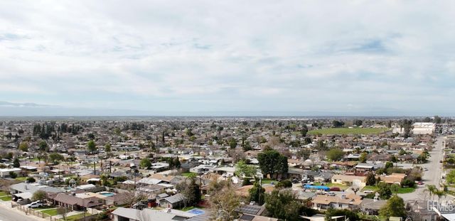 1129 Greenwood Drive, Bakersfield, CA 93306