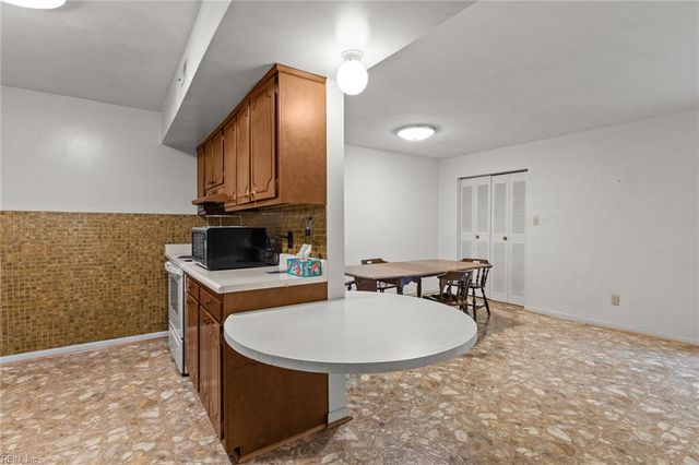 5613 Banbury CT, Virginia Beach, VA 23462