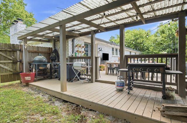 503 Holly Hill Ct, Nashville, TN 37221