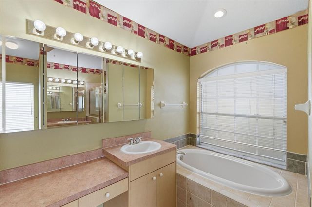 9238 SEA OAKS COURT, Seminole, FL 33776