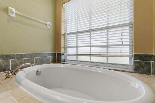 9238 SEA OAKS COURT, Seminole, FL 33776