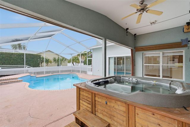 9238 SEA OAKS COURT, Seminole, FL 33776