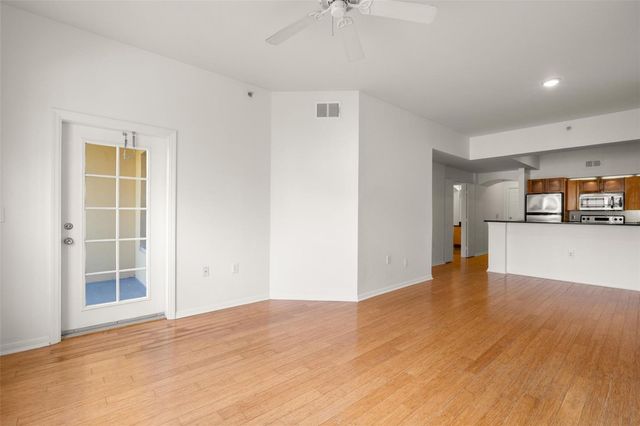 200 4TH AVENUE S 302, St Petersburg, FL 33701