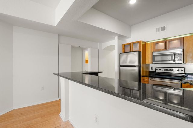 200 4TH AVENUE S 302, St Petersburg, FL 33701