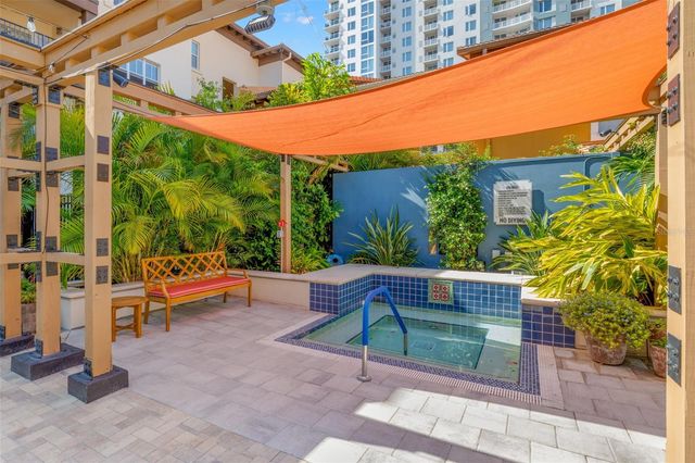 200 4TH AVENUE S 302, St Petersburg, FL 33701