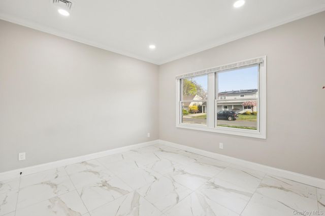 129 Tardy Lane S, Wantagh, NY 11793