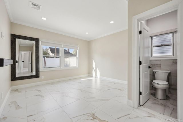 129 Tardy Lane S, Wantagh, NY 11793