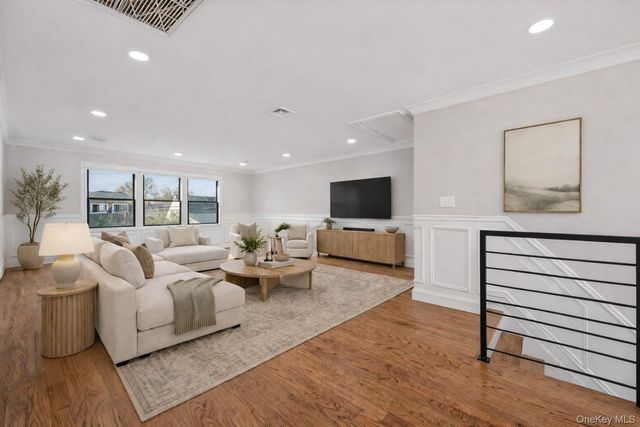 129 Tardy Lane S, Wantagh, NY 11793