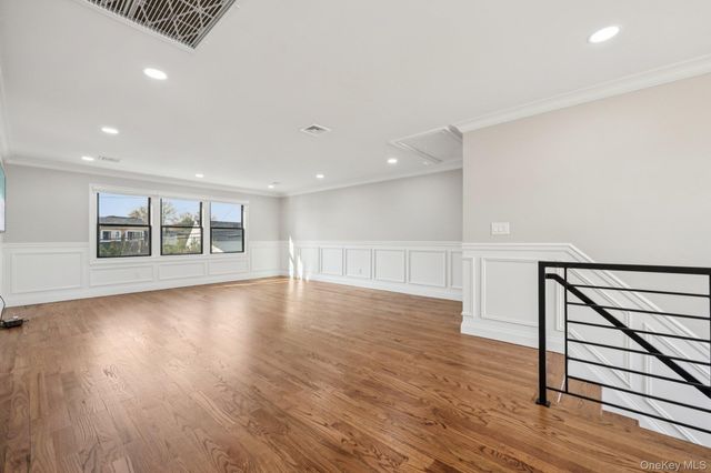 129 Tardy Lane S, Wantagh, NY 11793