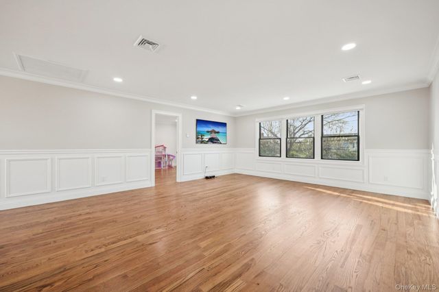 129 Tardy Lane S, Wantagh, NY 11793