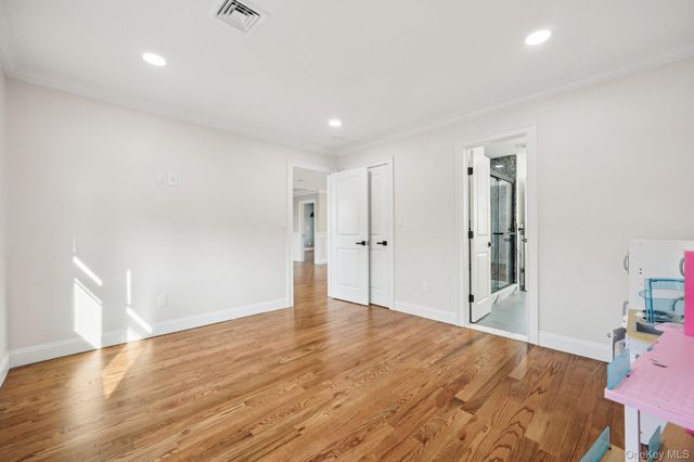 129 Tardy Lane S, Wantagh, NY 11793