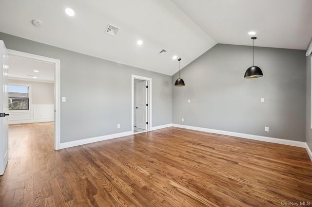 129 Tardy Lane S, Wantagh, NY 11793
