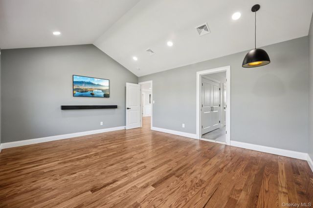 129 Tardy Lane S, Wantagh, NY 11793