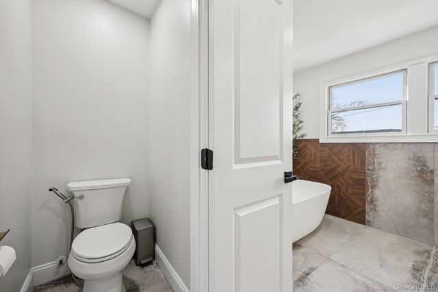 129 Tardy Lane S, Wantagh, NY 11793