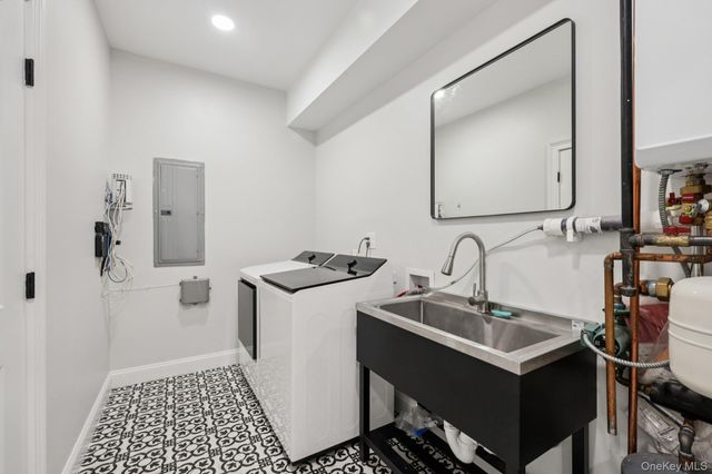 129 Tardy Lane S, Wantagh, NY 11793