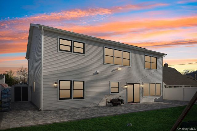129 Tardy Lane S, Wantagh, NY 11793