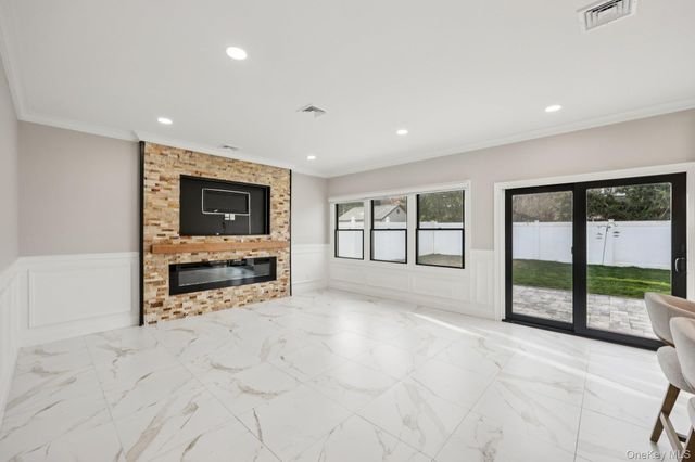 129 Tardy Lane S, Wantagh, NY 11793
