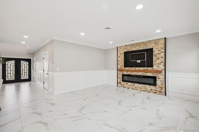 129 Tardy Lane S, Wantagh, NY 11793