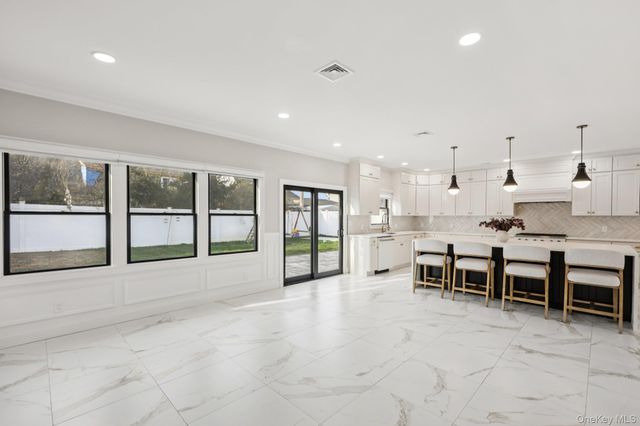 129 Tardy Lane S, Wantagh, NY 11793