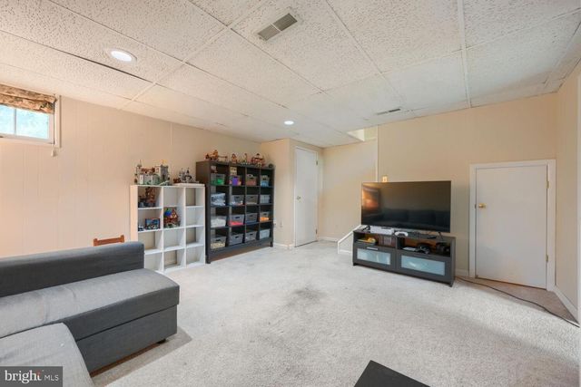 7042 HEATHFIELD RD, Baltimore, MD 21212