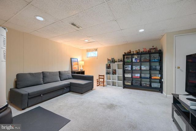 7042 HEATHFIELD RD, Baltimore, MD 21212