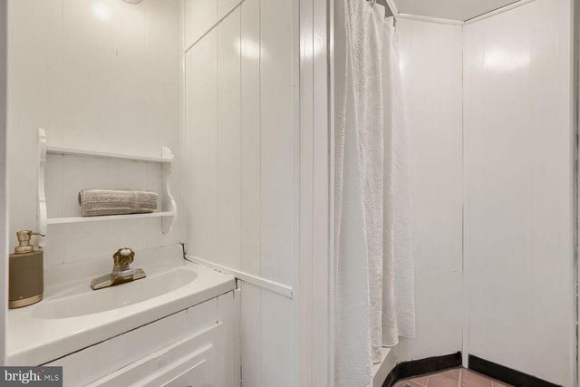 7042 HEATHFIELD RD, Baltimore, MD 21212