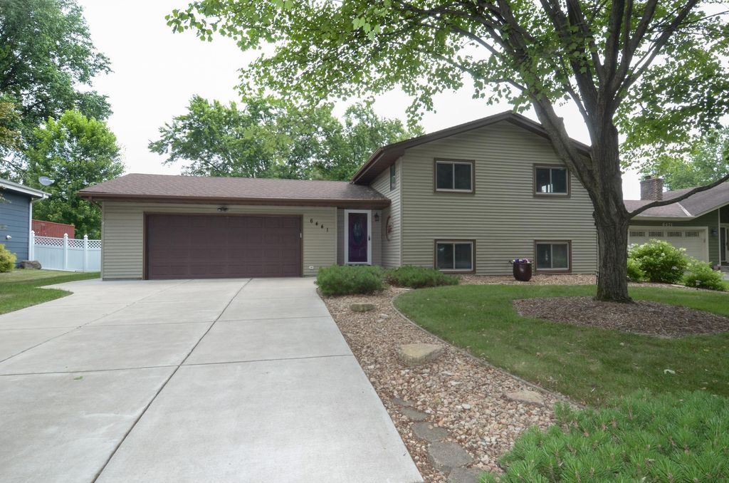 6441 Arthur Street NE, Fridley, MN 55432
