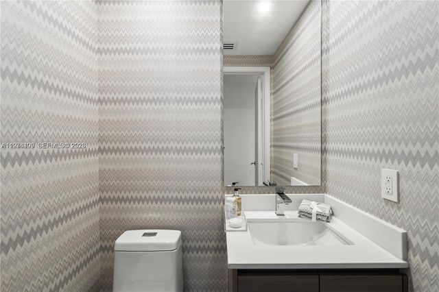 460 NE 28th St 2502, Miami, FL 33137