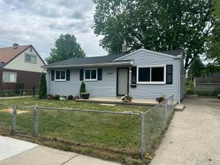 1042 Red Leaf Lane, Ypsilanti City, MI 48198