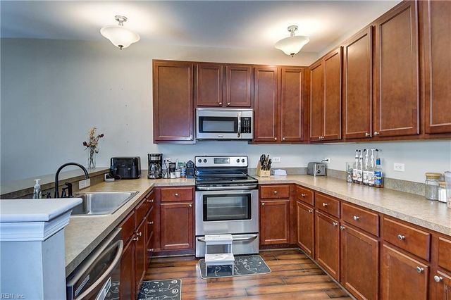 602 Lacy Oak DR, Chesapeake, VA 23320