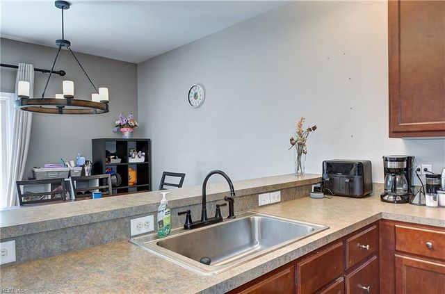 602 Lacy Oak DR, Chesapeake, VA 23320