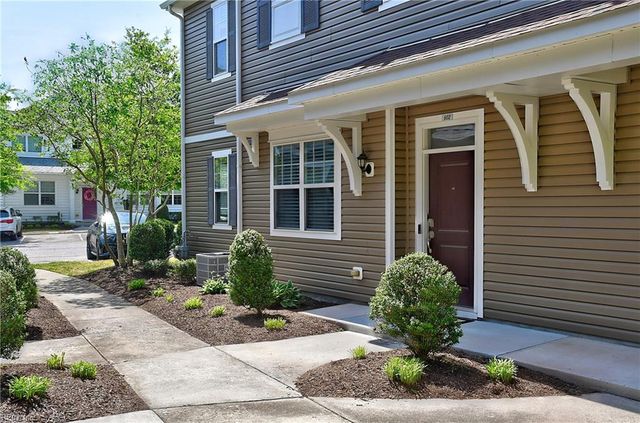 602 Lacy Oak DR, Chesapeake, VA 23320