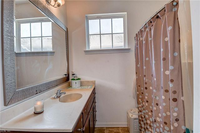 602 Lacy Oak DR, Chesapeake, VA 23320