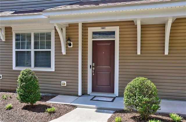 602 Lacy Oak DR, Chesapeake, VA 23320