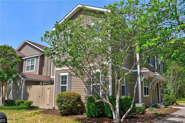 602 Lacy Oak DR, Chesapeake, VA 23320