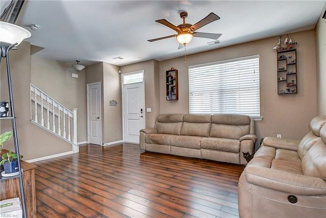 602 Lacy Oak DR, Chesapeake, VA 23320