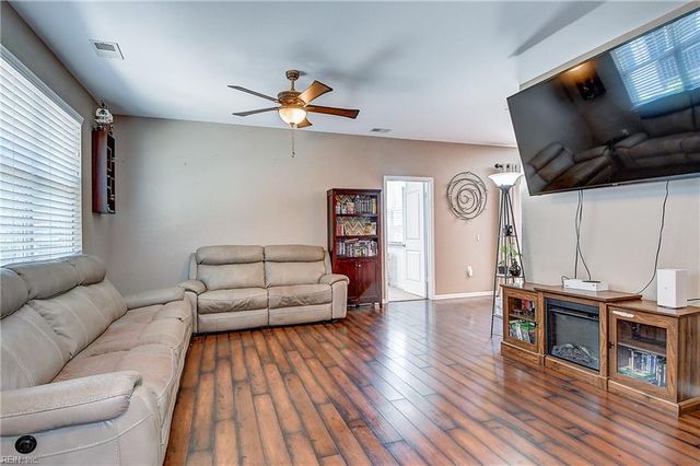 602 Lacy Oak DR, Chesapeake, VA 23320