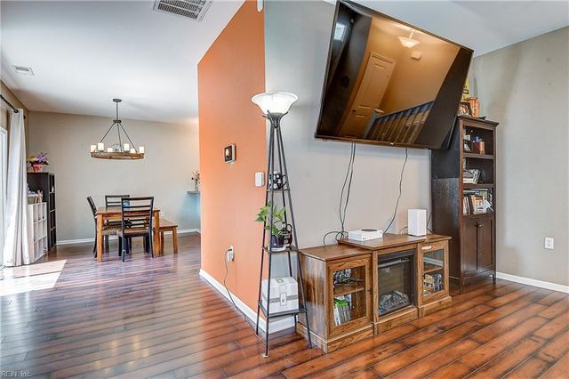 602 Lacy Oak DR, Chesapeake, VA 23320