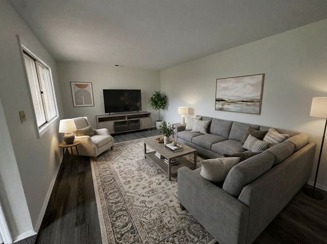 10G Fernwood Drive 10G, Bolingbrook, IL 60440