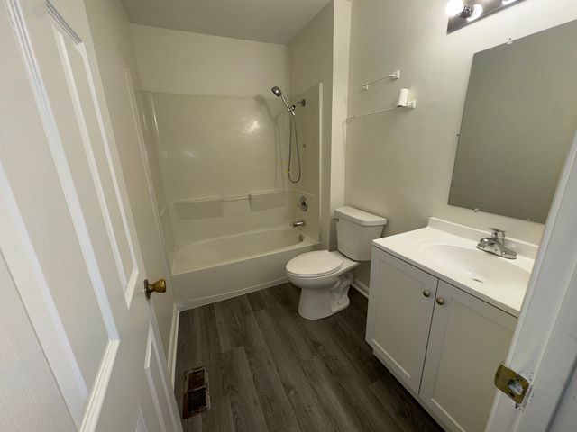 10G Fernwood Drive 10G, Bolingbrook, IL 60440