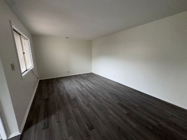 10G Fernwood Drive 10G, Bolingbrook, IL 60440