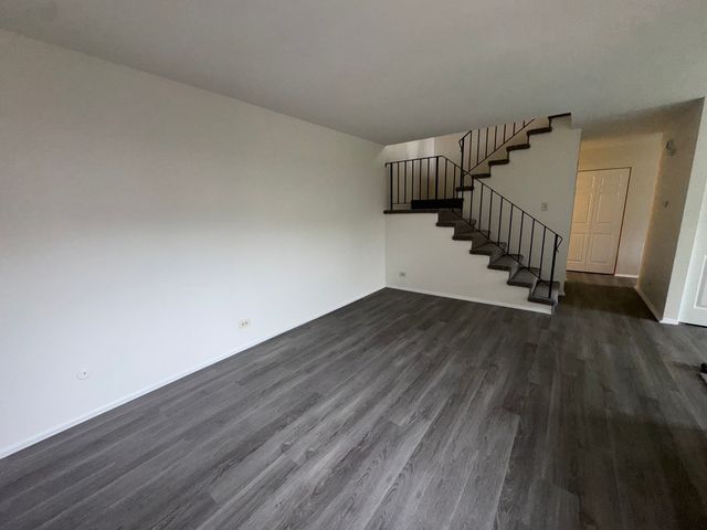 10G Fernwood Drive 10G, Bolingbrook, IL 60440