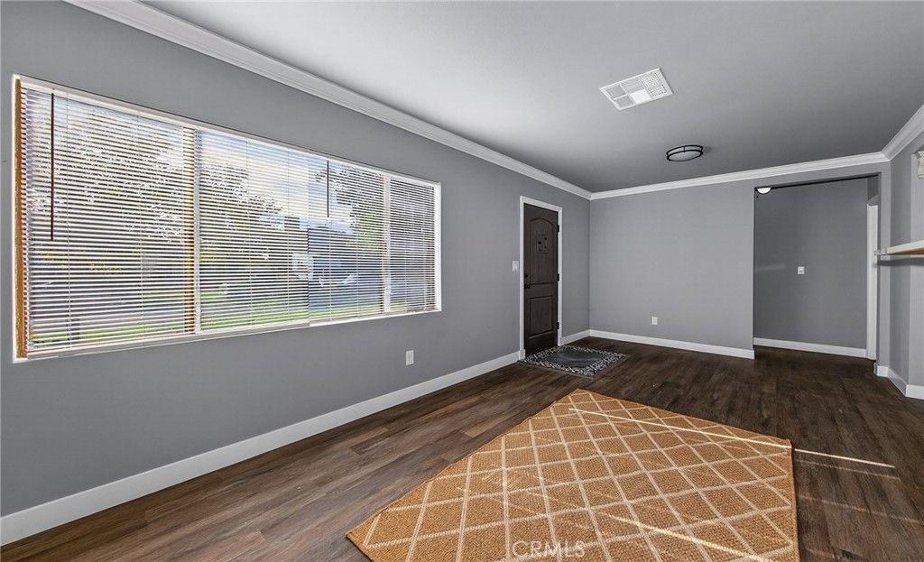 Image 3 of property listing at 18206 Seville, Fontana, CA 92335