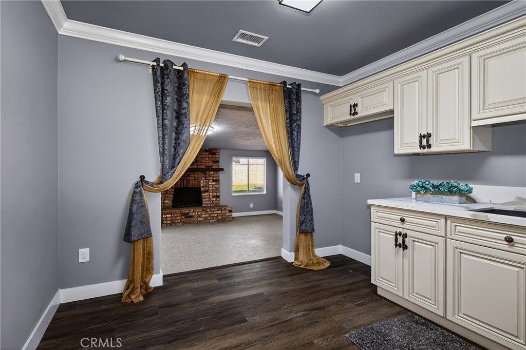 Image 7 of property listing at 18206 Seville, Fontana, CA 92335